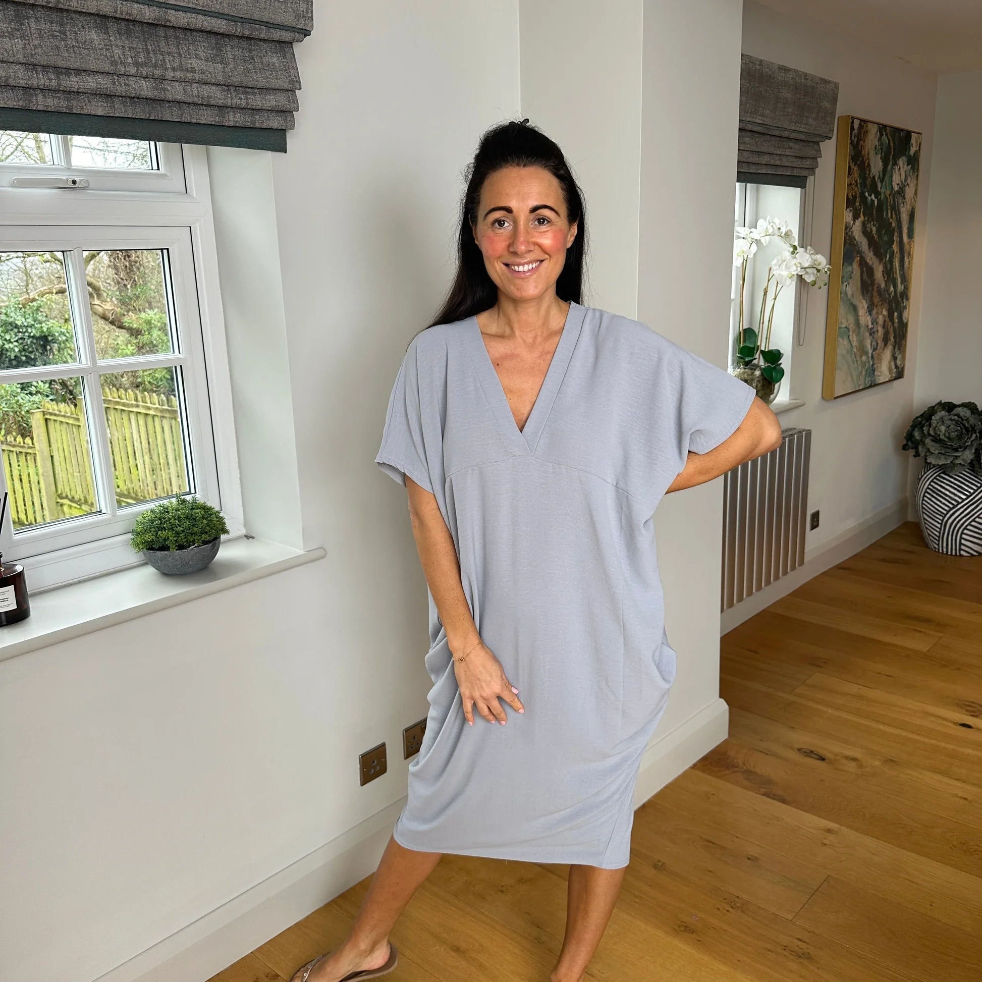 Kleid mit V-Ausschnitt | Unser Bestseller 2024