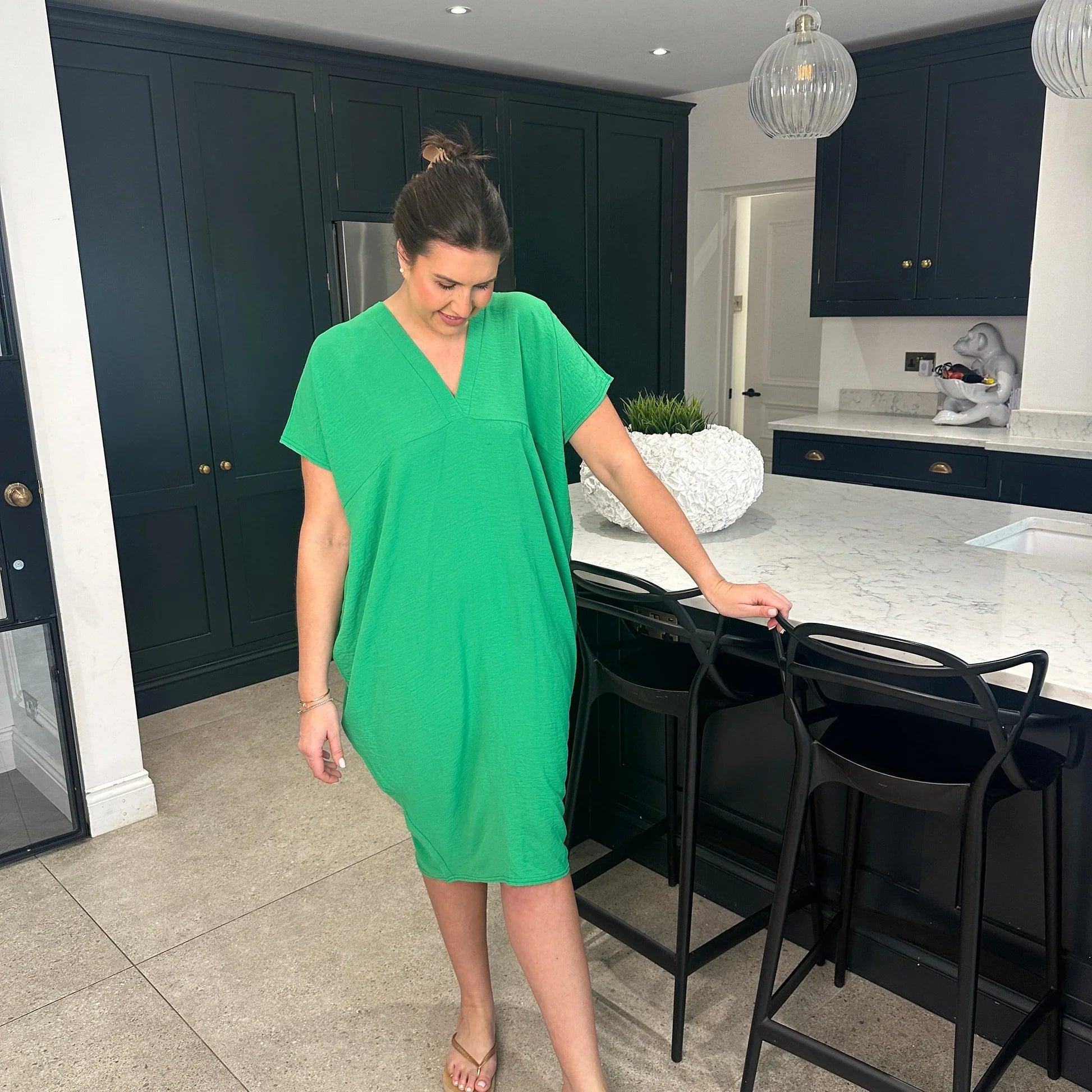 Kleid mit V-Ausschnitt | Unser Bestseller 2024