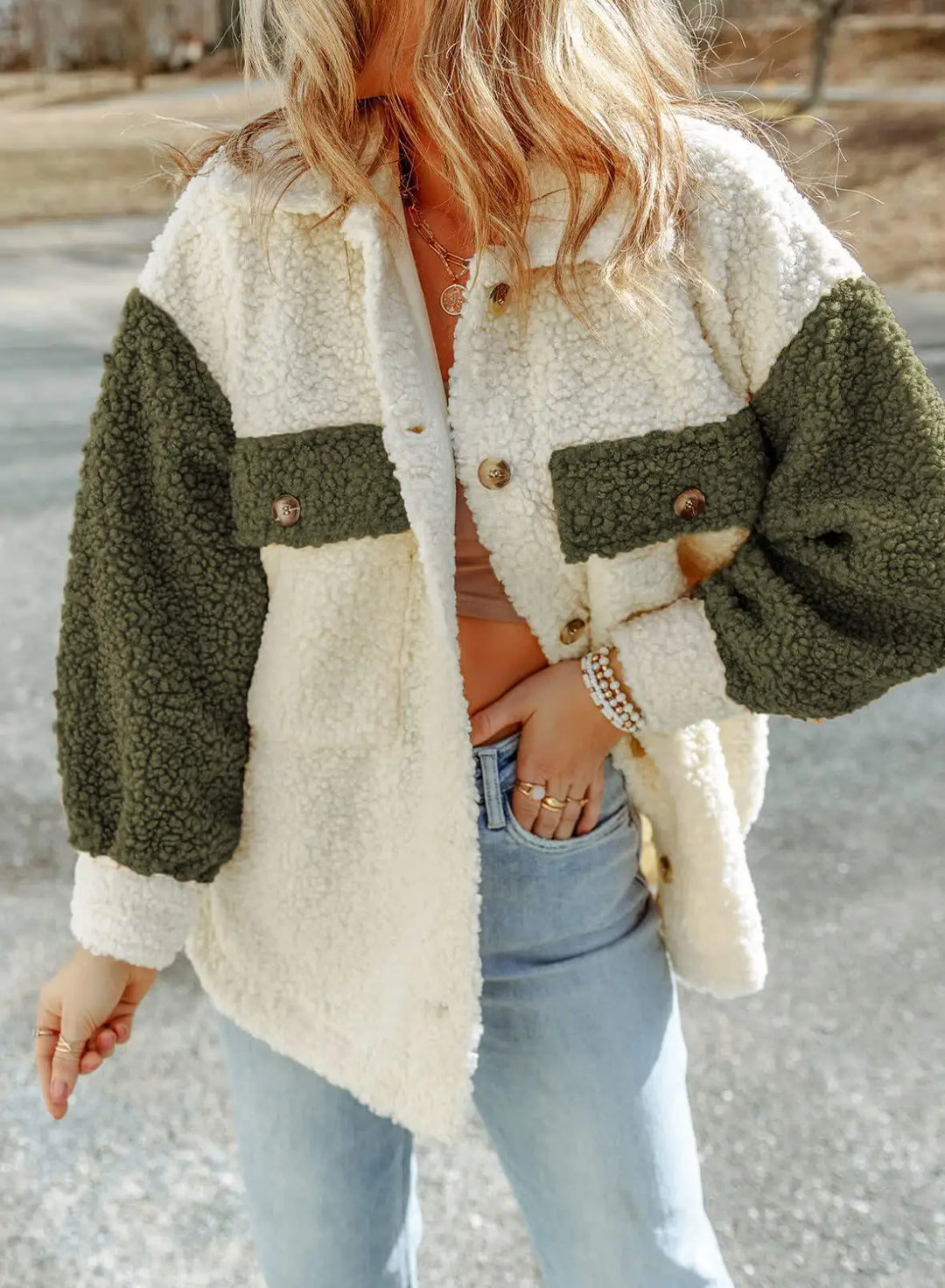 W&W Mode - Stilvolle Flauschige Chic-Jacke