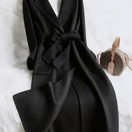 Umschlag: Wollmantel & Rollkragenpullover