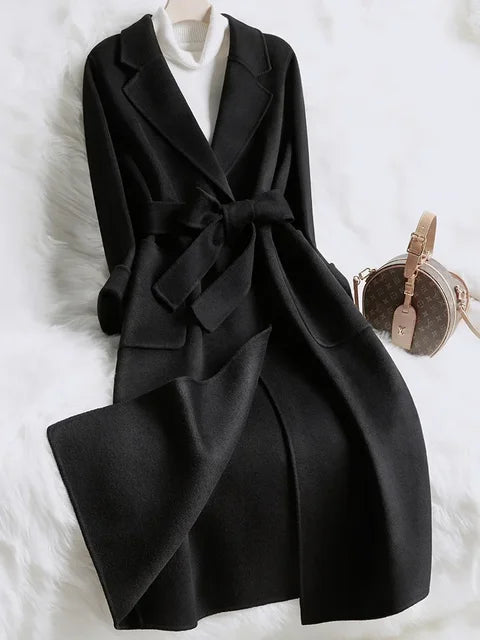 Umschlag: Wollmantel & Rollkragenpullover