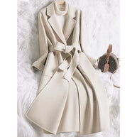 Umschlag: Wollmantel & Rollkragenpullover