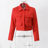 Eleganter Roter Frühlingsmantel