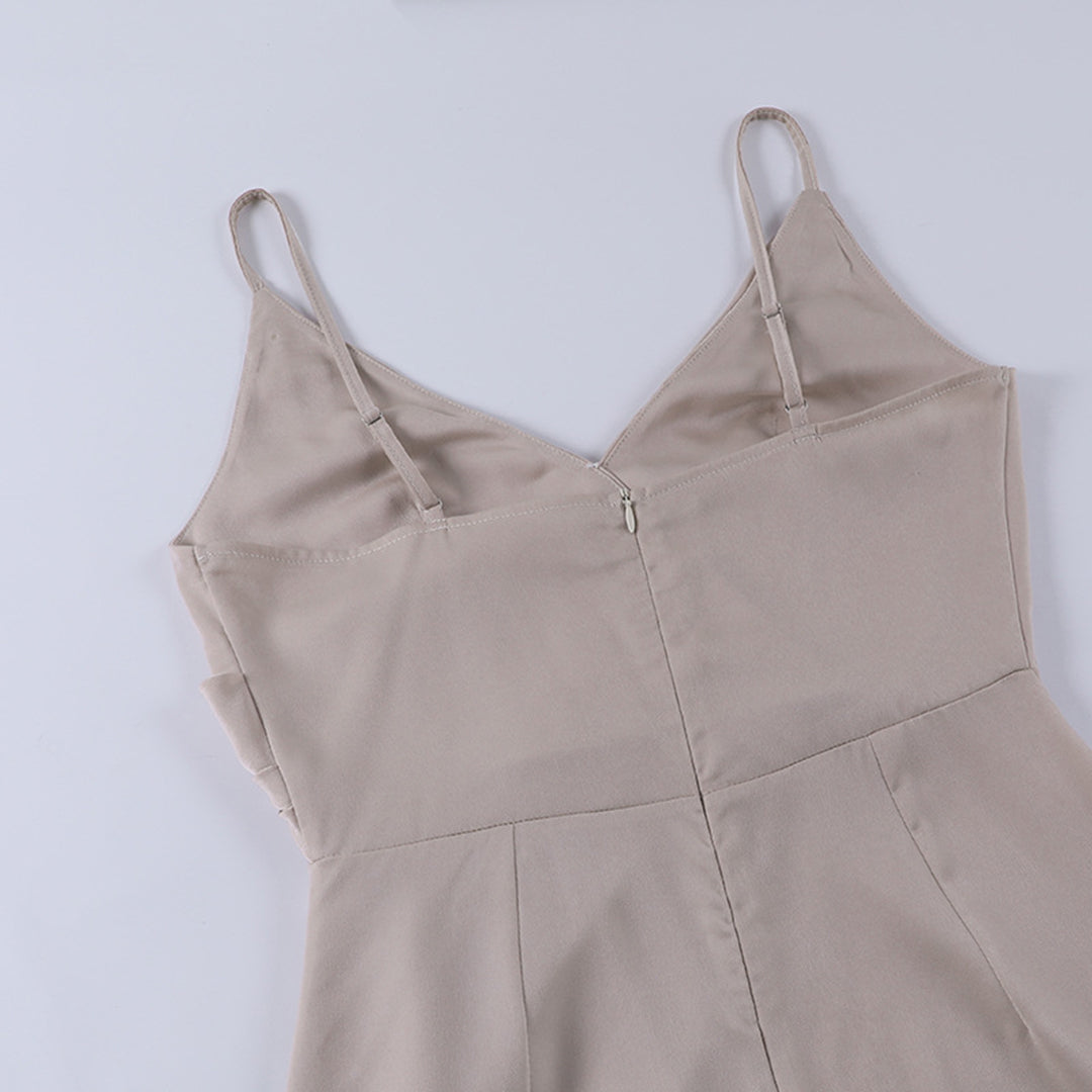 Ärmelloses Damen-Maxikleid mit tiefem Ausschnitt und seitlichen Schlitzen