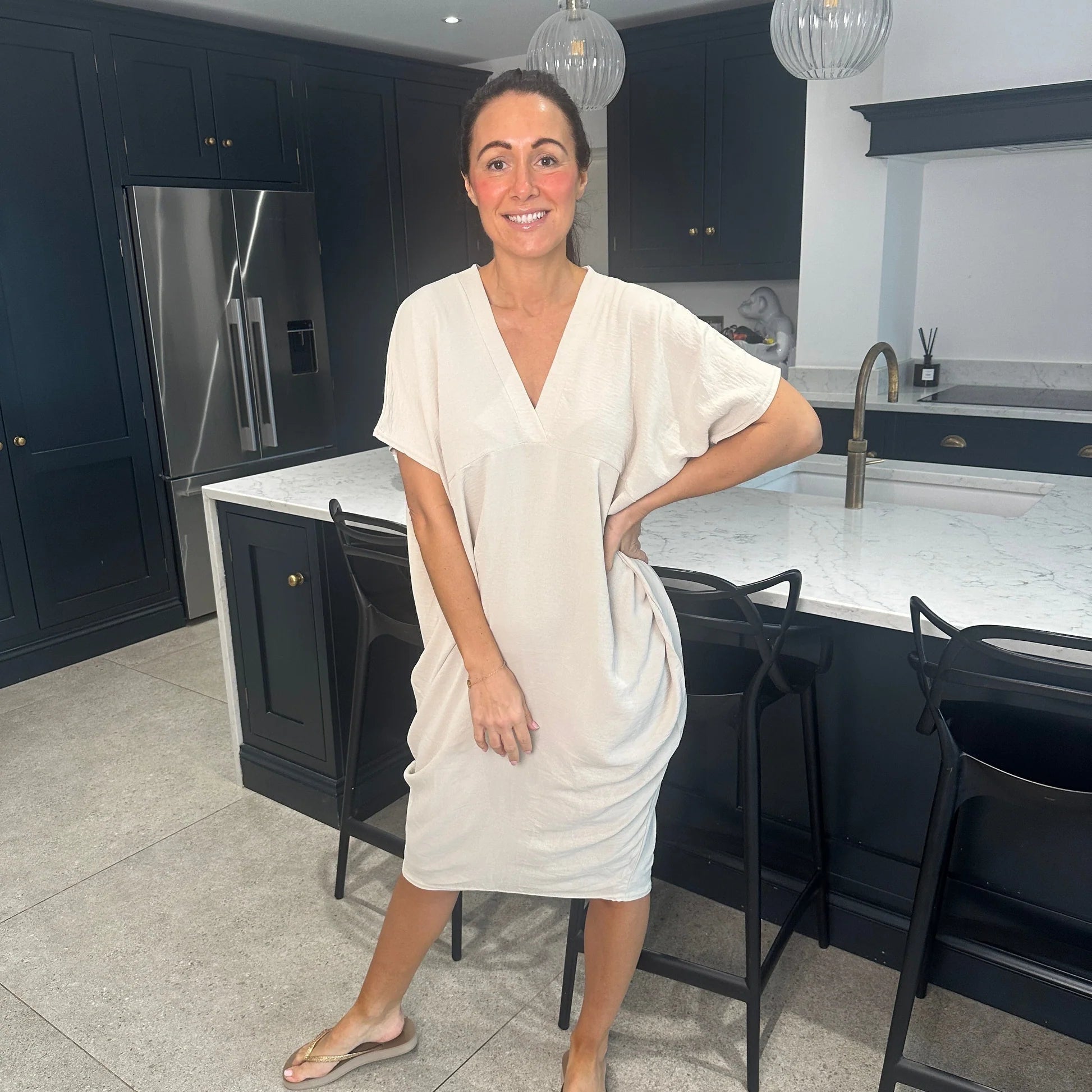 Kleid mit V-Ausschnitt | Unser Bestseller 2024