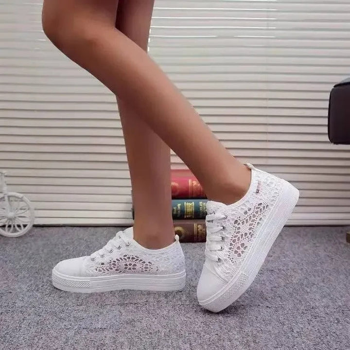 W&W Mode - Eleganz zu den lässigen Sneaker-Schuhen | Sneakers mit Schnürverschluss