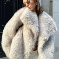 WW | Faux-Fur-Mantel