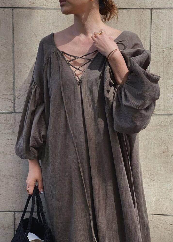 WW | Neckless Kleid mit Spitzenärmeln und Spitzem Ausschnitt
