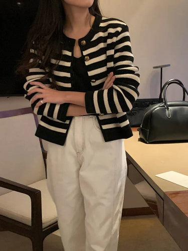 Gestreifte magische Langarmjacke