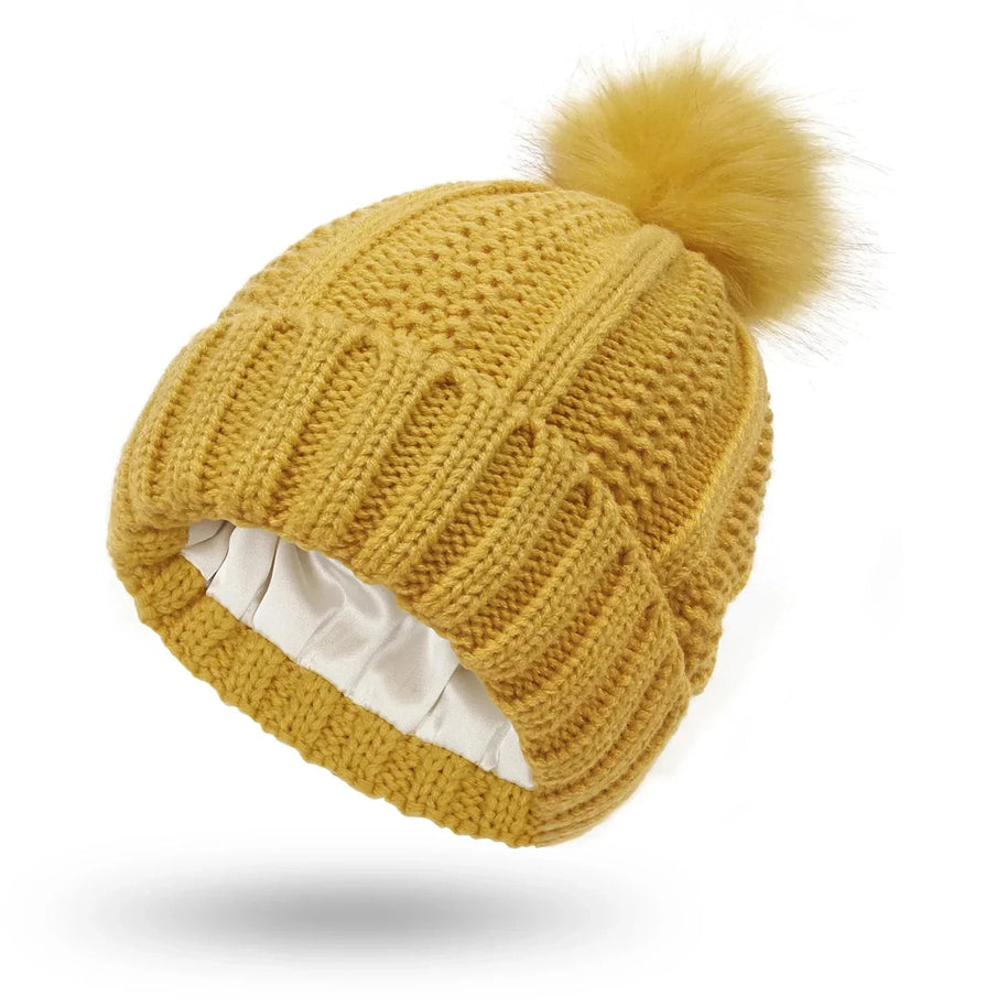 WW | Satin gefütterte Strickmütze – warm und modisch für den Winter