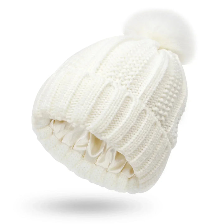 W&W Mode | Satin gefütterte Strickmütze – warm und modisch für den Winter
