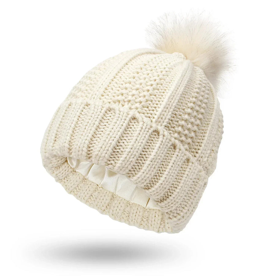 WW | Satin gefütterte Strickmütze – warm und modisch für den Winter