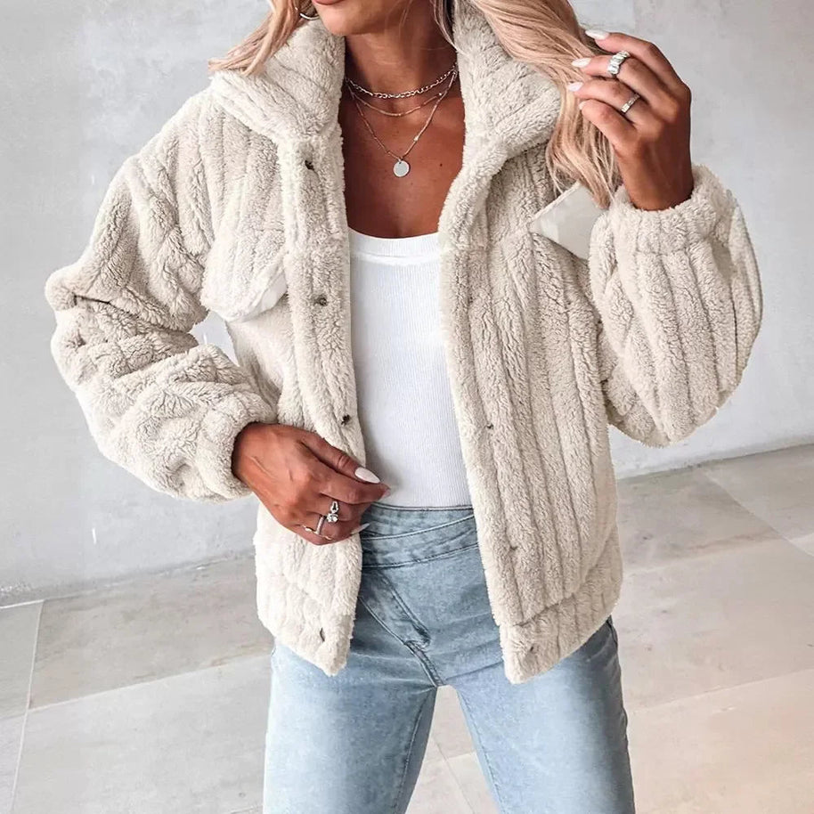 WW | Damen Teddy Jacke mit Oversized Passform und Umklappkragen