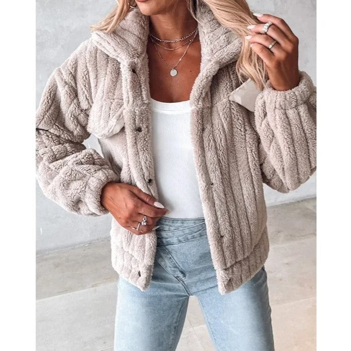 WW | Damen Teddy Jacke mit Oversized Passform und Umklappkragen