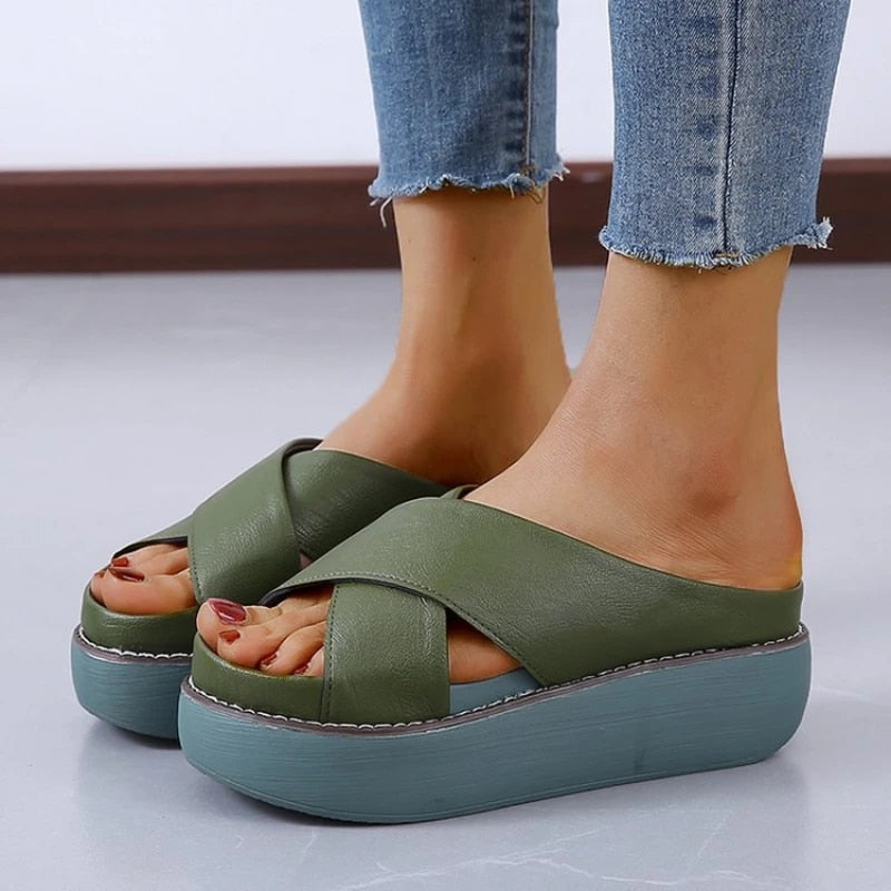 WW | Strapazierfähige Wander Sandalen