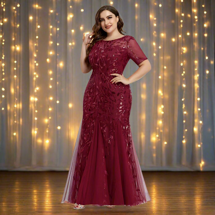 Plus-Size-Abendkleid mit Pailletten, Mesh-Stickerei und Meerjungfrau-Schnitt