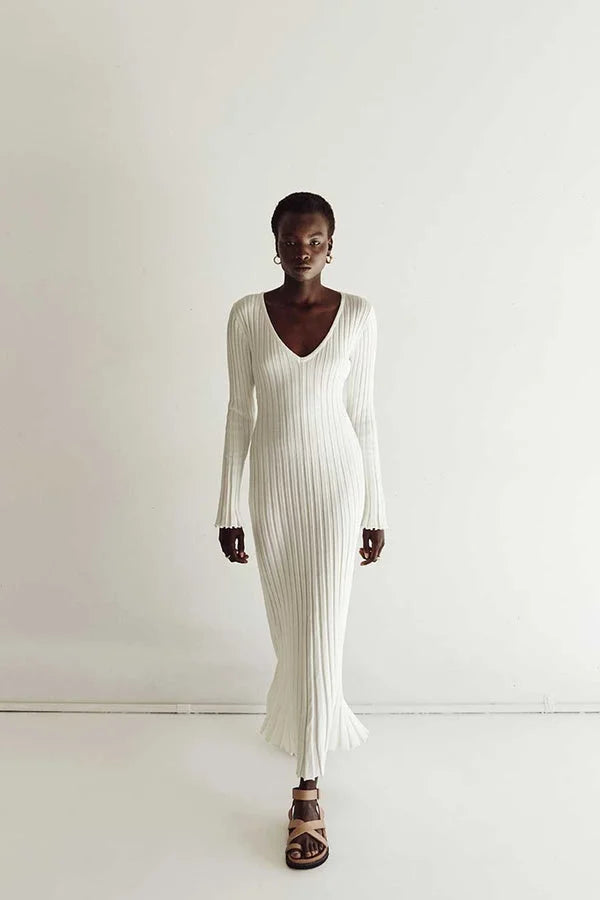 WW Strickkleid | Modernes Langarm-Damenkleid mit V-Ausschnitt