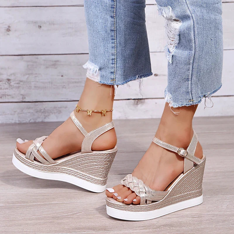 W&W Mode | Better Off That Way Wedges Sandalen