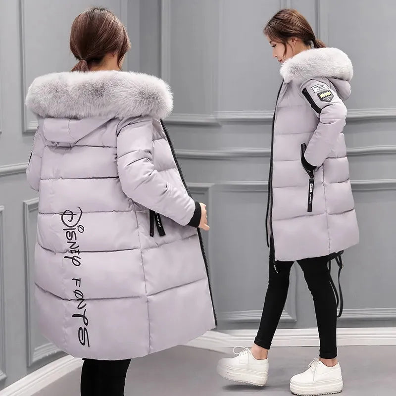 Damen-Steppjacke mit Kapuze und großem Pelzkragen