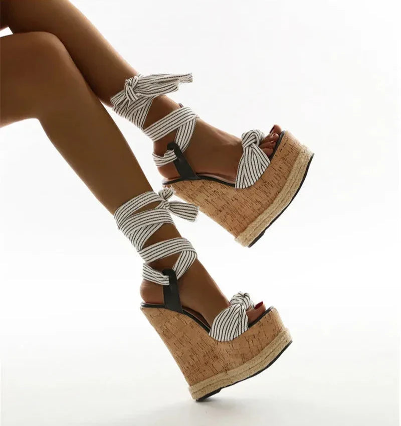 W&W Mode | Verwickelte Lügen Pumpe Sandalen