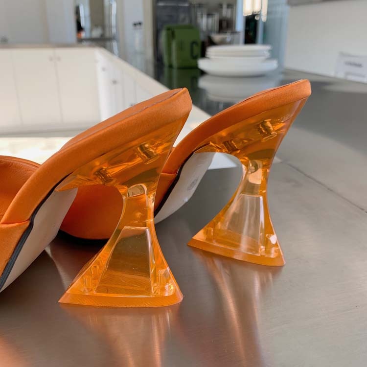 WW | Immer wenn du wie Pump Sandalen handelst