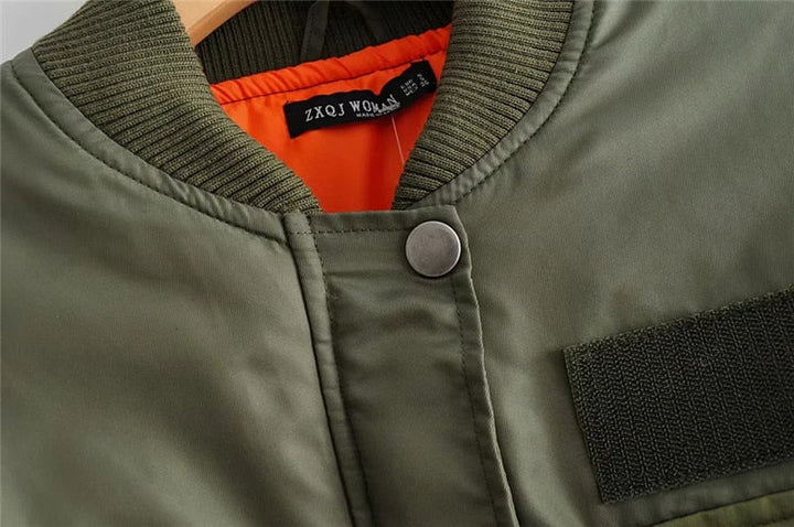 W&W Mode | Kurzgeschnittene Utility Bomberjacke mit Aufgesatzzten Taschen und Reißverschlussärmel