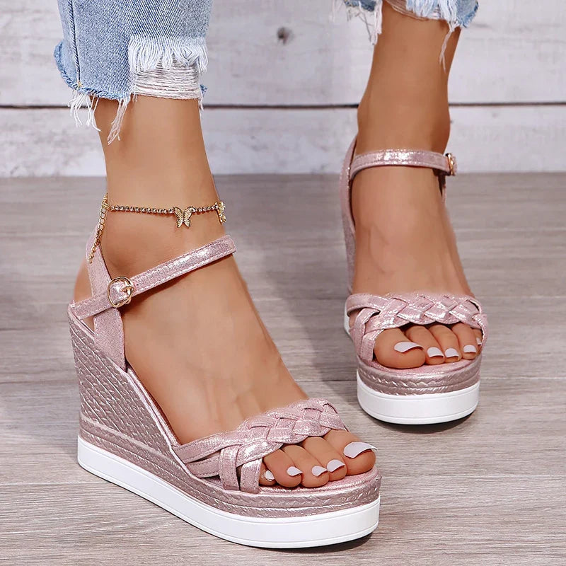 W&W Mode | Better Off That Way Wedges Sandalen