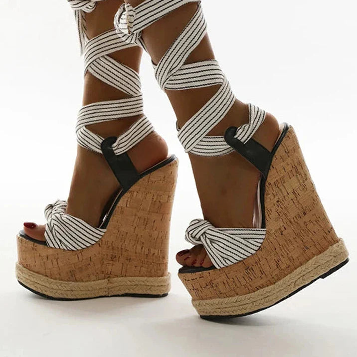 WW | Verwickelte Lügen Pumpe Sandalen