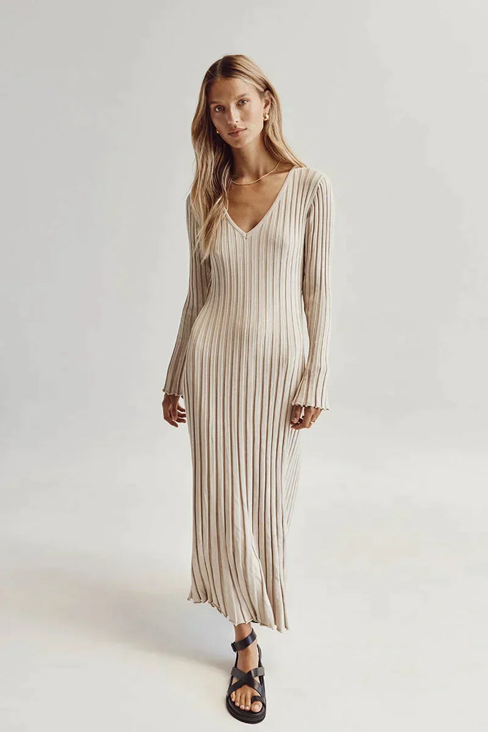 WW Strickkleid | Modernes Langarm-Damenkleid mit V-Ausschnitt