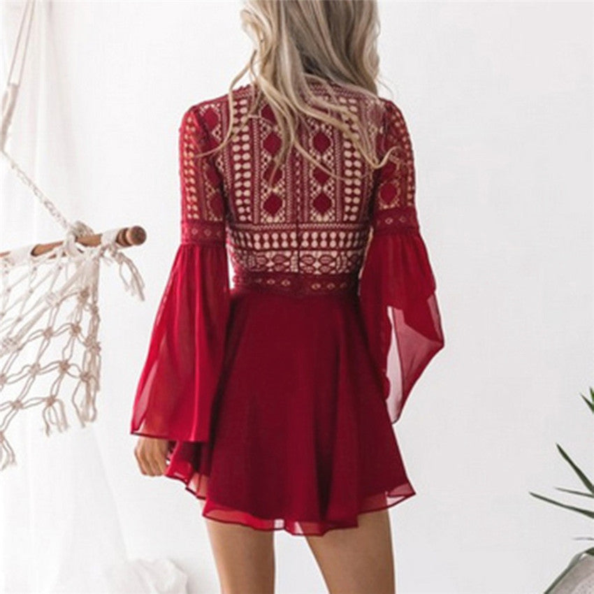 WW | Spitzen-Minikleid mit Weiten Ärmeln