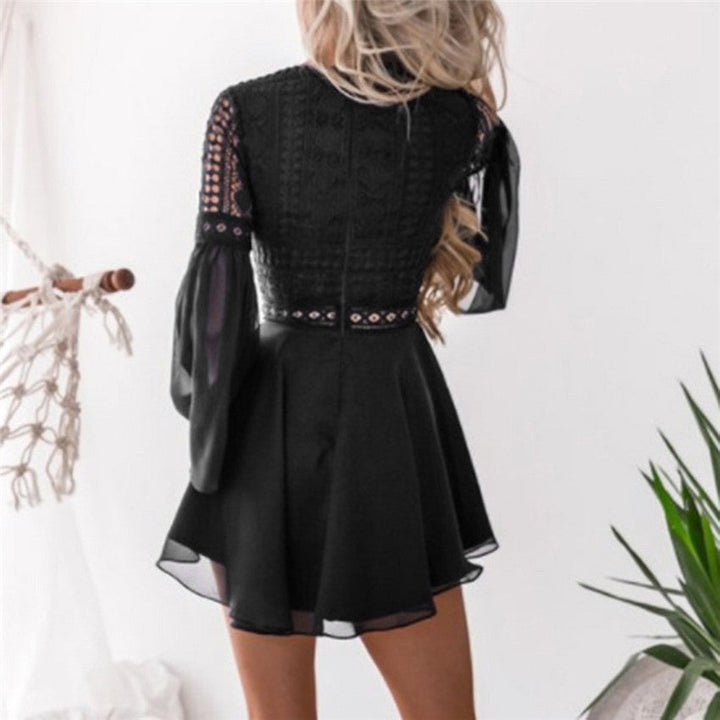 W&W Mode | Spitzen-Minikleid mit Weiten Ärmeln