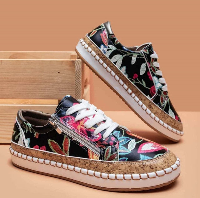 WW | Orthopädische Turnschuhe mit Blumendruck und Schnürsenkeln