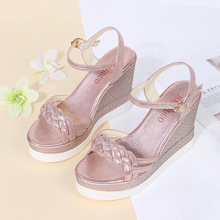 W&W Mode | Better Off That Way Wedges Sandalen