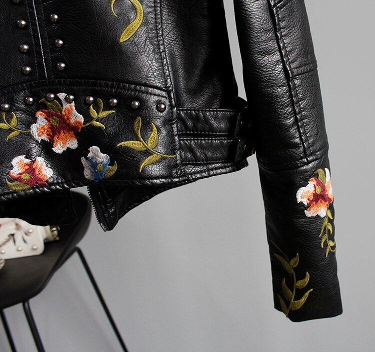 W&W Mode | Stilvolle Blütenblumenjacke für Damen