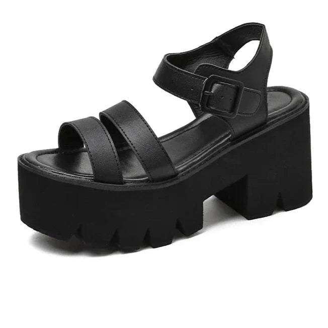 WW | Schwarze Plattform Chunky Sandalen