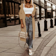 WW Kuscheliger Kapuzen-Kuschelmantel: Damen Strickjacke mit Buchstaben-Print