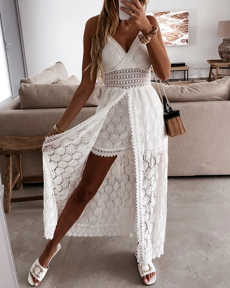 Damen Jumpsuit mit Spitzendesign und figurbetonenden Linien
