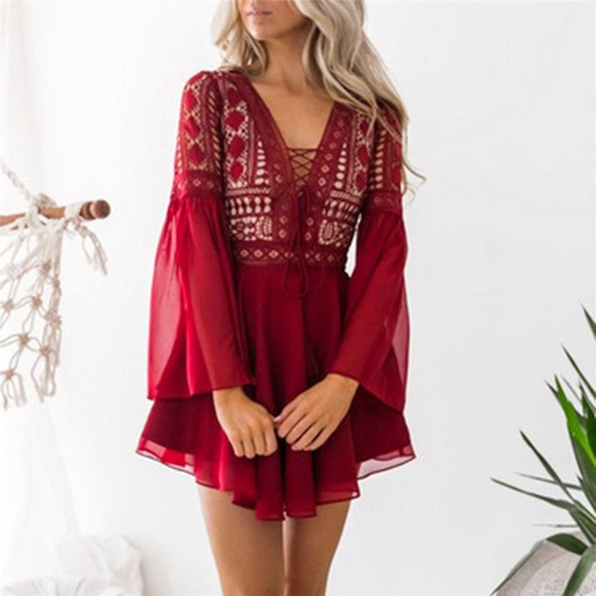 WW | Spitzen-Minikleid mit Weiten Ärmeln