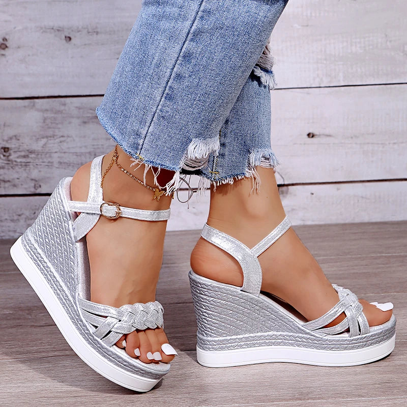 W&W Mode | Better Off That Way Wedges Sandalen