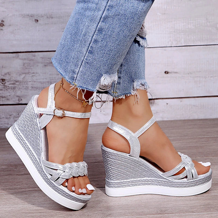 W&W Mode | Better Off That Way Wedges Sandalen