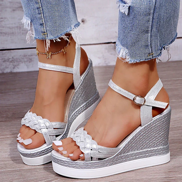 W&W Mode | Better Off That Way Wedges Sandalen