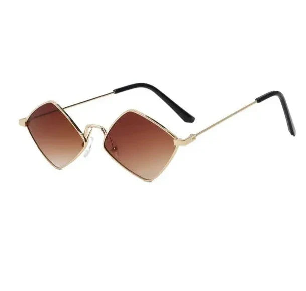 WW | Quadratische Sonnenbrille Für Damen Kühn & Trendy