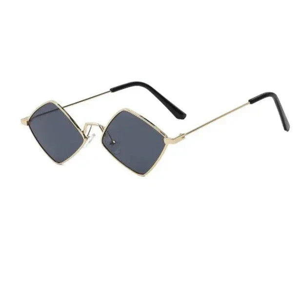 WW | Quadratische Sonnenbrille Für Damen Kühn & Trendy