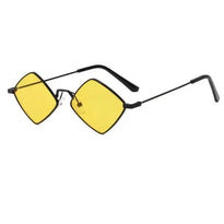 WW | Quadratische Sonnenbrille Für Damen Kühn & Trendy