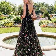 WW | Elegantes Abendkleid mit Blumenstickerei