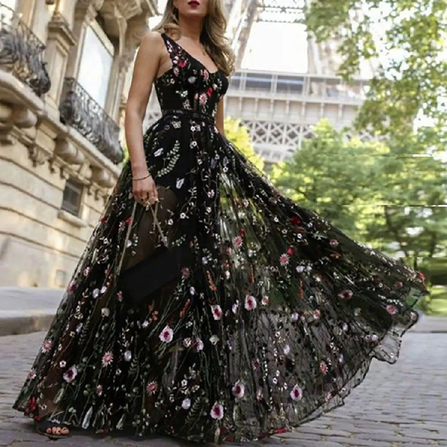 WW | Elegantes Abendkleid mit Blumenstickerei