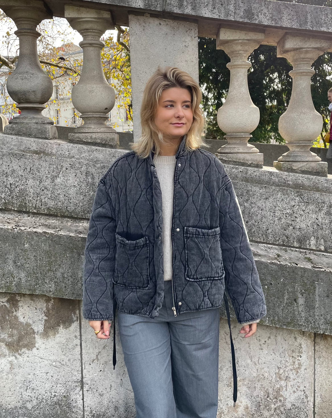 W&W Mode | Must-Have Graue Jacke mit Großen Taschen