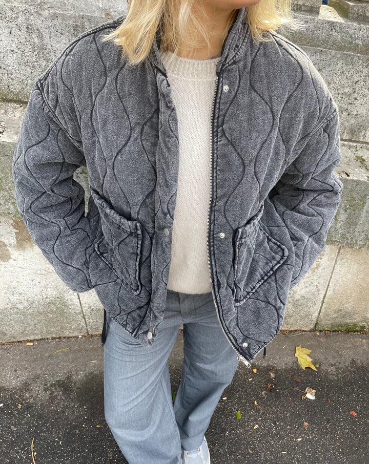 W&W Mode | Must-Have Graue Jacke mit Großen Taschen