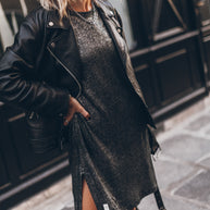 WW | Das dunkel glitzernde Leinenkleid