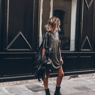 WW | Das dunkel glitzernde Leinenkleid